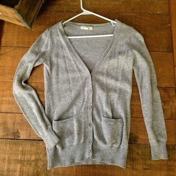 Gray cardigan sweater - Picture 1 of 4